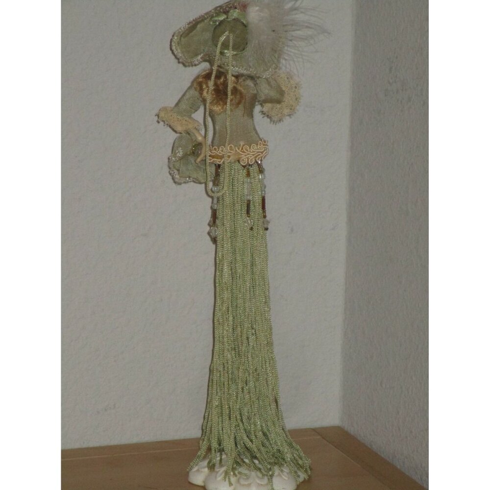Popular Creations Victorian Green Hanky Porcelain Hand and Face Tassel Used Good - Picture 5 of 5
